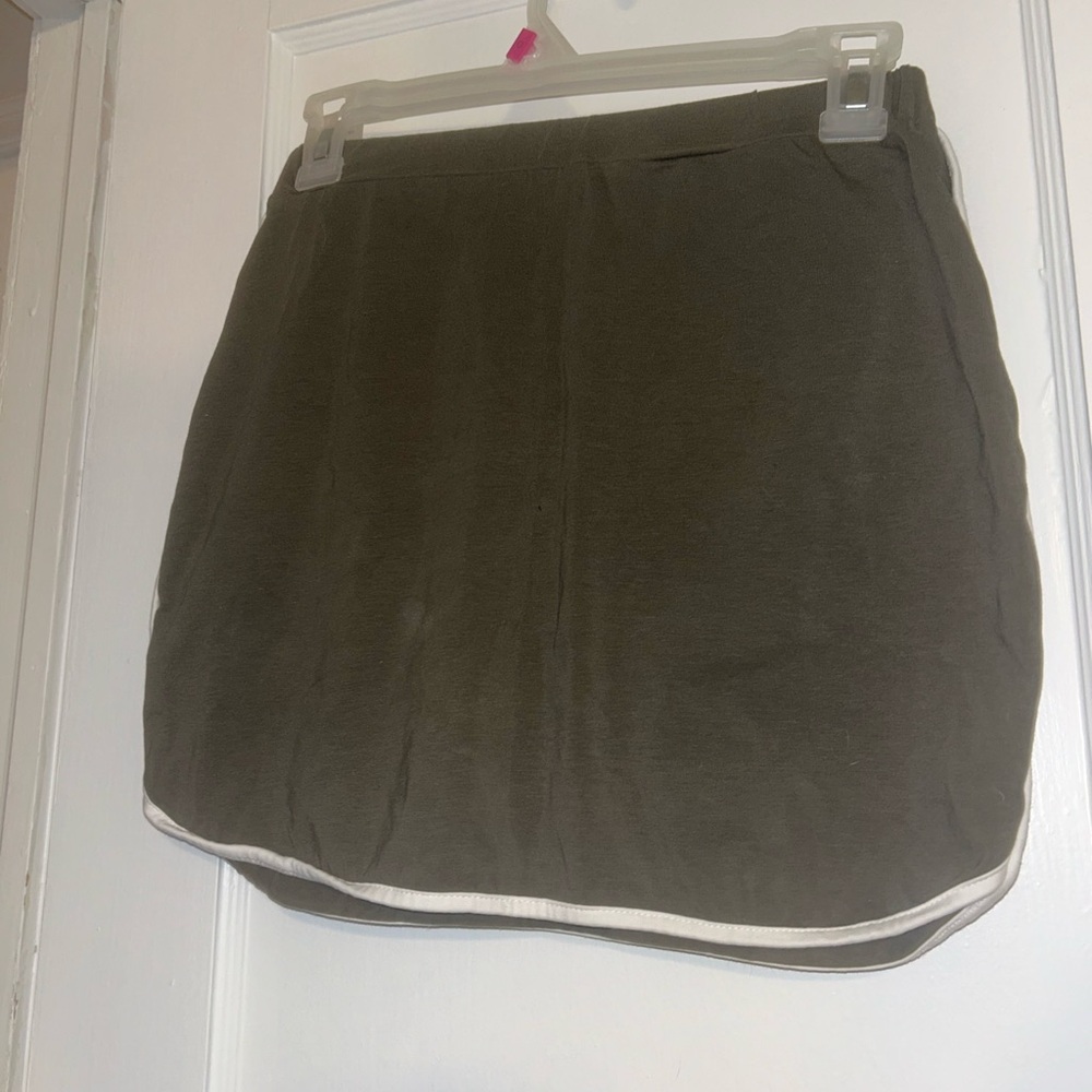 Mini Skirt - Picture 2 of 3